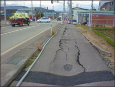 震度6強 小千谷市 埋め戻し土の沈下